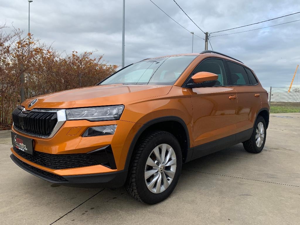 SKODA KAROQ 1.5TSI NAVI/LED/ZETELVERW/CRUISE C/DAB+/KEYLESS, Auto's, Skoda, Stof, 1498 cc, Karoq, Bedrijf
