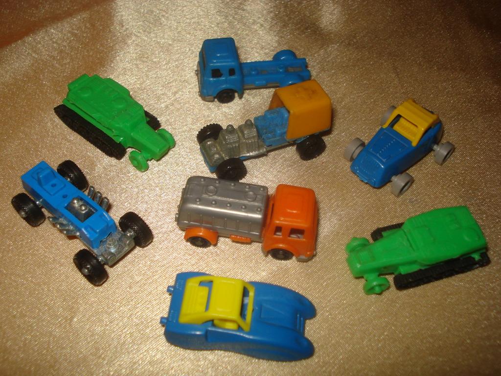 KINDER Lot de 8 Anciens Véhicules Divers 1979 - 1984 GIODI, Enlèvement ou Envoi, Comme neuf, Autres types