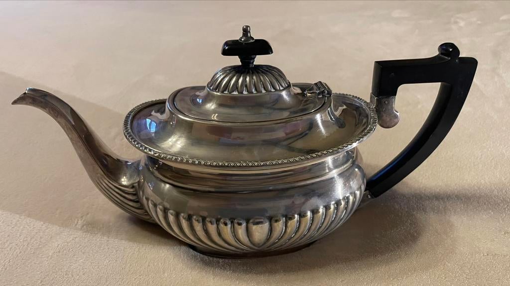 Victoriaanse/Georgische verzilverde theepot,HARTS, Sheffield, Ophalen of Verzenden, Zilver
