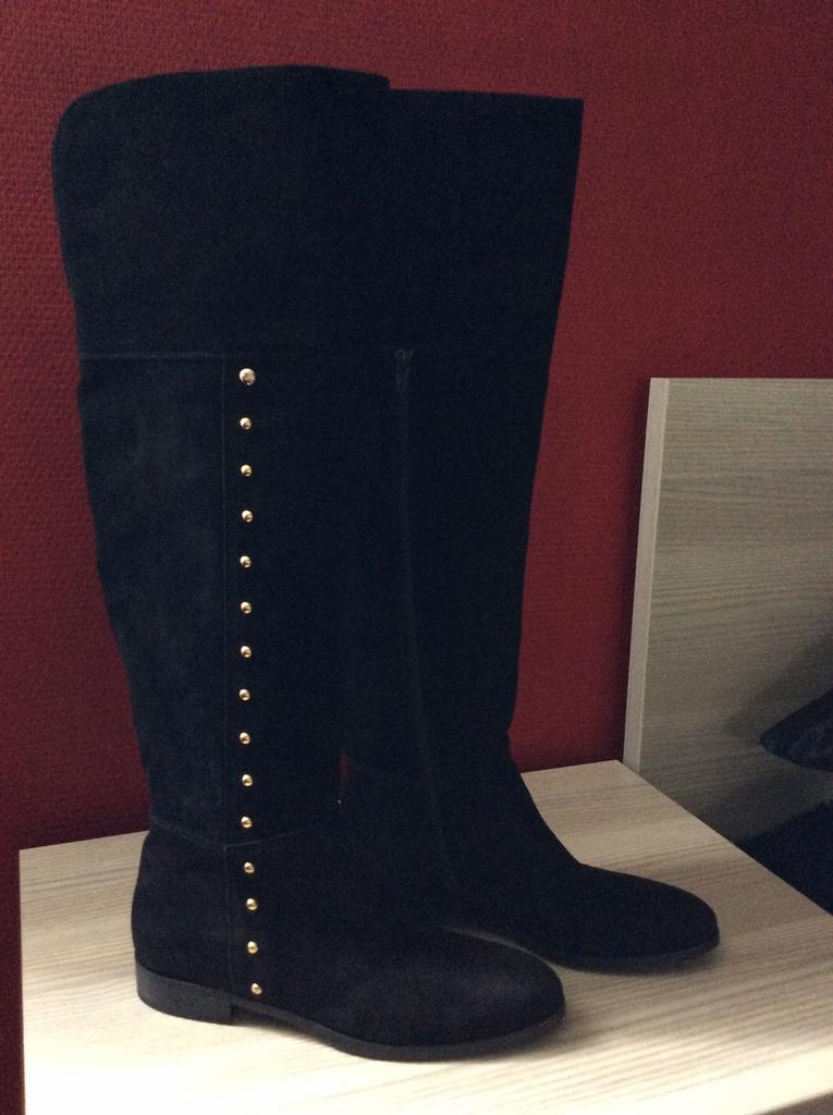 Italiaanse laarzen Caroline biss, Kleding | Dames, Ophalen of Verzenden, Nieuw, Zwart, Hoge laarzen