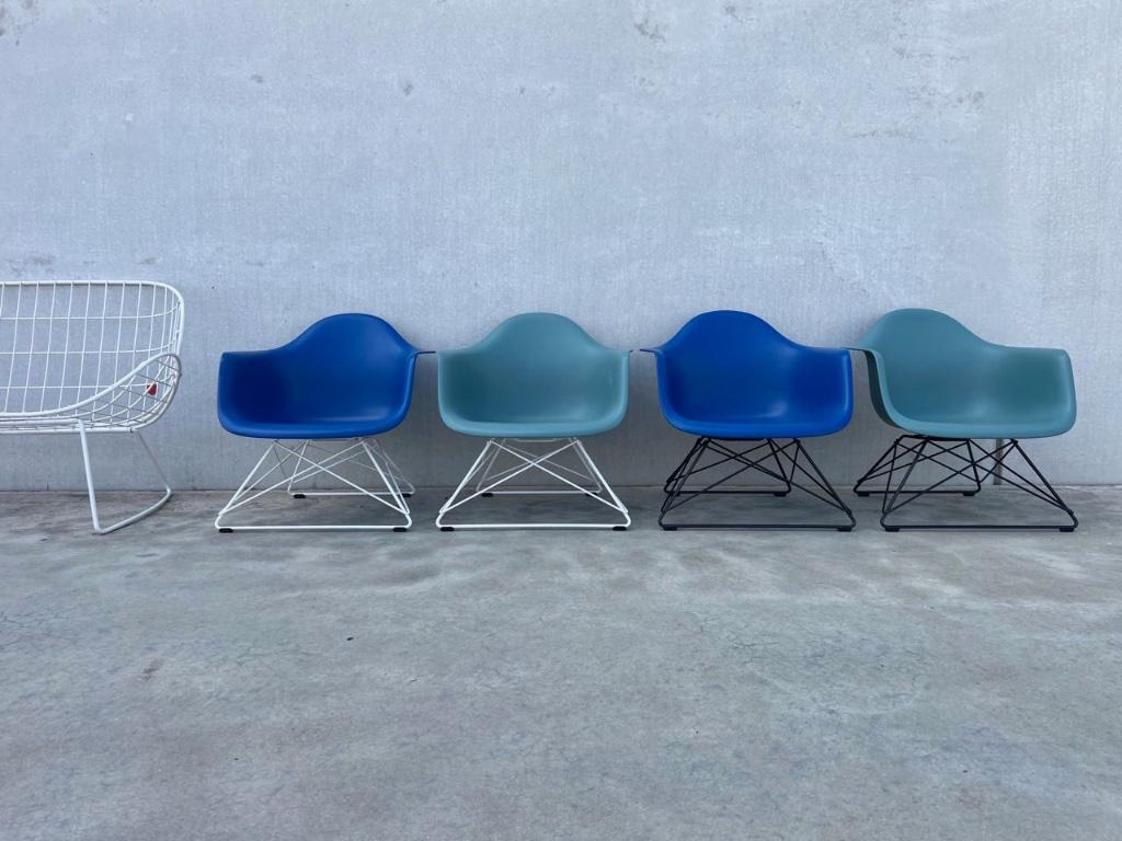 VITRA EAMES LAR ARMCHAIR - OOK OUTDOOR, Huis en Inrichting, Verzenden, Design, Nieuw, Metaal