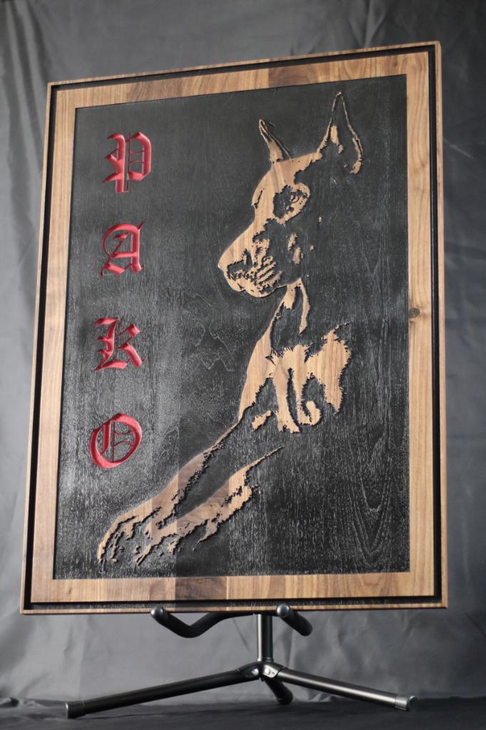 Dobermann | Taille III | Usiné en noyer, Envoi