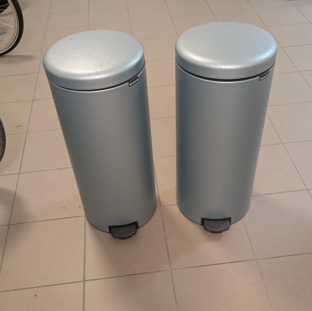 Brabantia vuilbakken, Ophalen