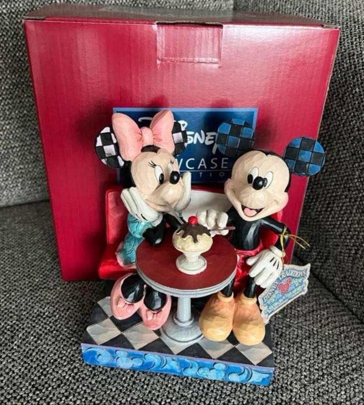 Disney traditions by  jim shore mickey& minnie (box)🍦🍦, Collections, Disney, Comme neuf, Statue ou Figurine, Mickey Mouse, Enlèvement