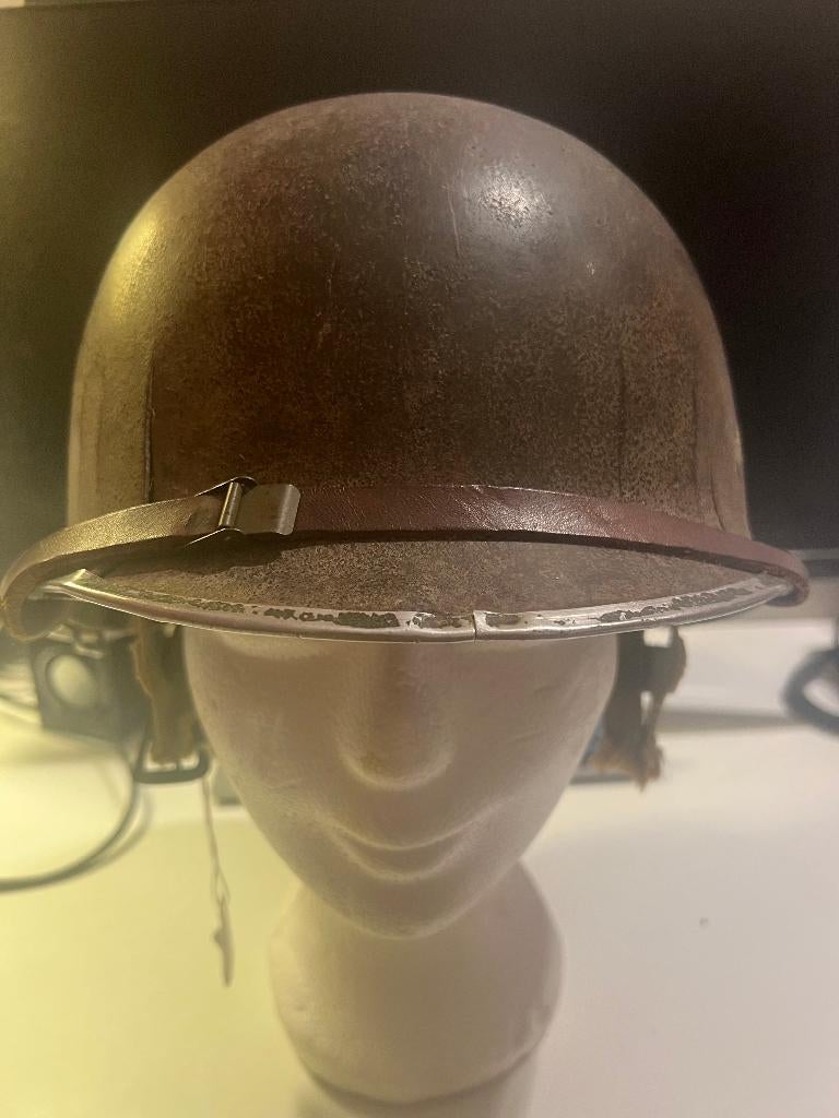 Originele Amerikaanse helm WW2 met eenheidsmarkering, Ophalen of Verzenden