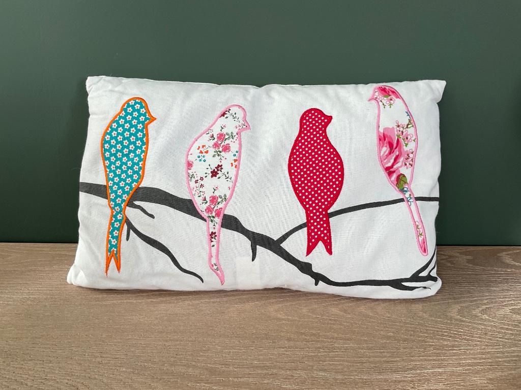 Sierkussen vogels, Huis en Inrichting, Woonaccessoires | Kussens, Ophalen of Verzenden, Zo goed als nieuw, Wit, Rechthoekig
