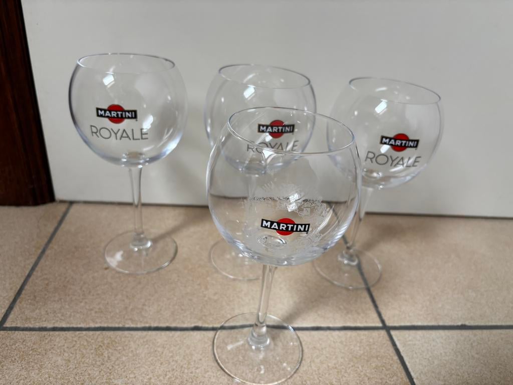 4 verres à martini royale, Collections, Enlèvement ou Envoi