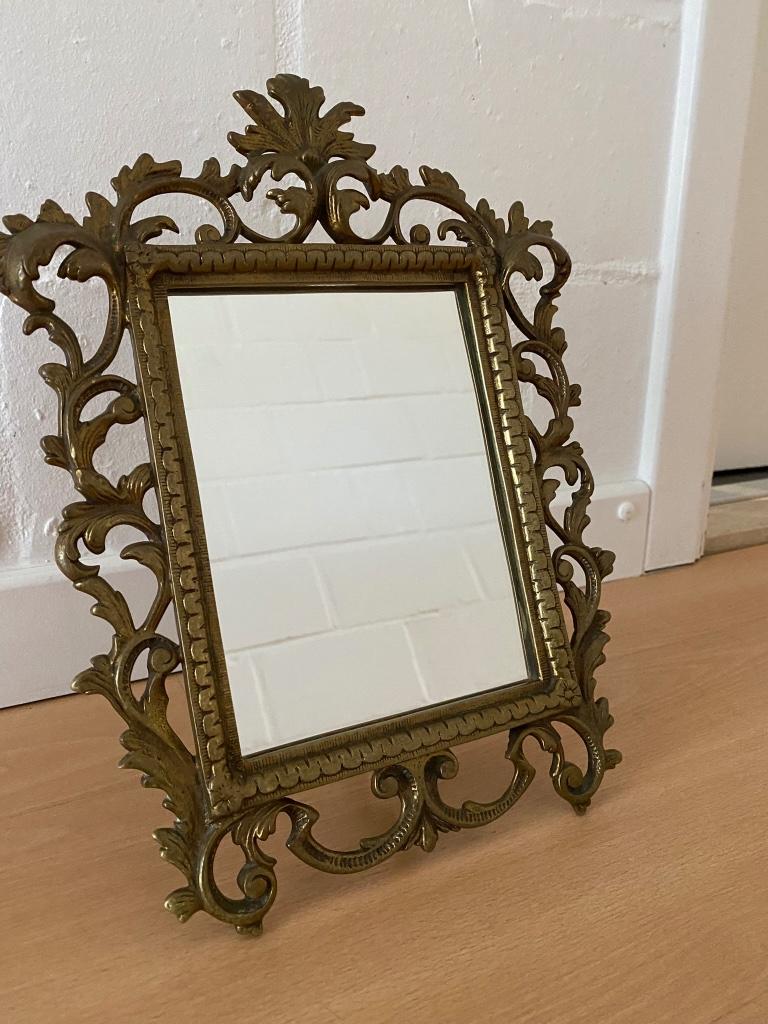 Spiegel met massief  koperen omlijsting (31x24,5cm), Antiek en Kunst, Antiek | Spiegels, Ophalen, Rechthoekig, Minder dan 50 cm
