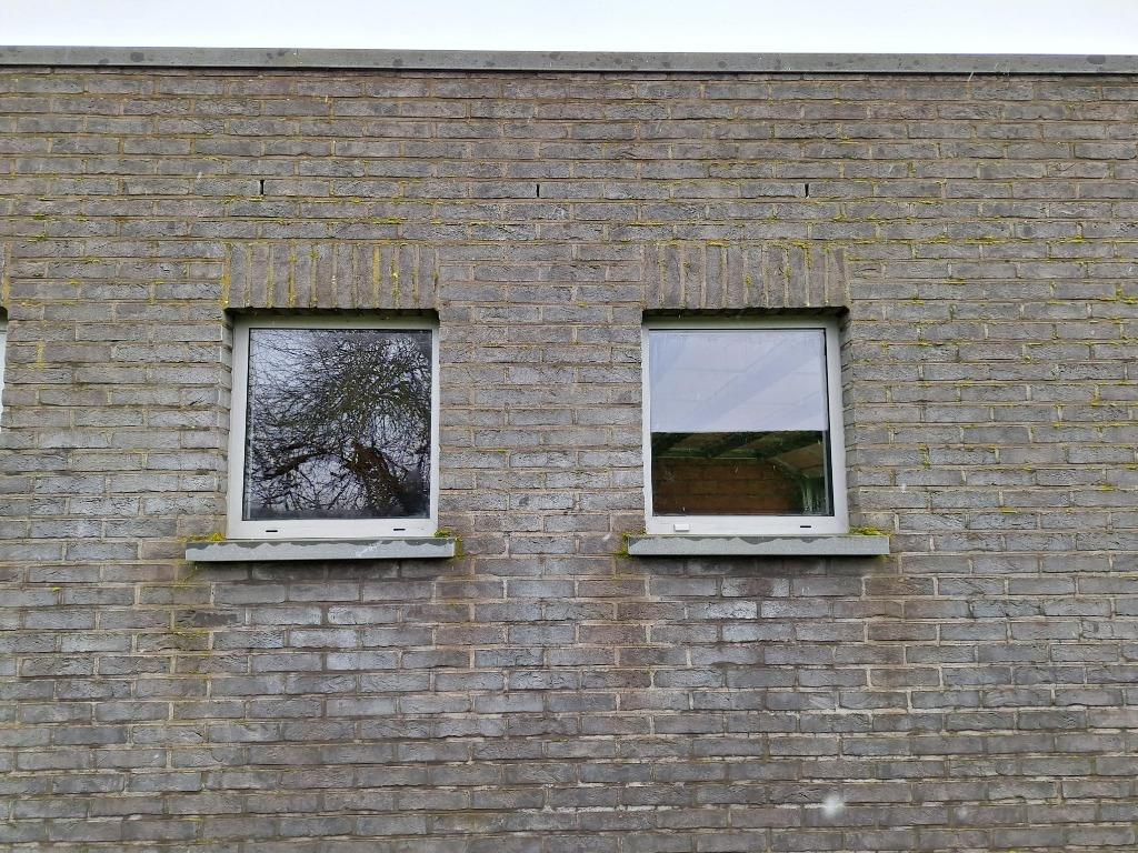 Twee aluminium ramen van het merk Reynaers, Ophalen, Gevelraam of Ruit, Gebruikt, Minder dan 80 cm