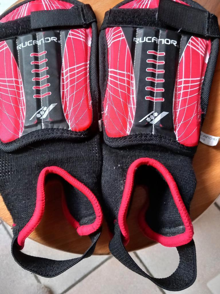 Football, protège-tibias, rucanor, XXS, Sports & Fitness, Taille XS ou plus petite, Enlèvement, Comme neuf, Autres types