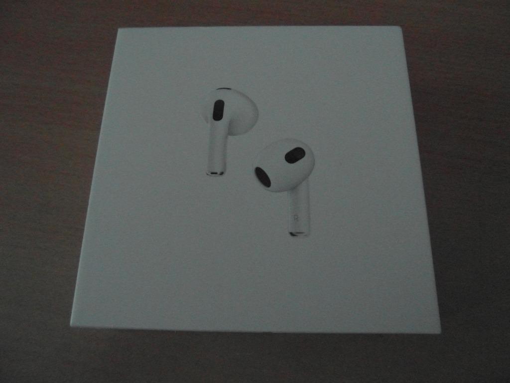 Nieuwe Apple AirPods(3rd generation) met magsafe oplaadcase, Telecommunicatie, Mobiele telefoons | Oordopjes, Ophalen of Verzenden