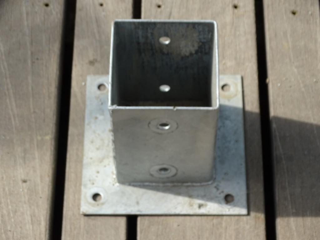 Verzinkte paalhouder voor houten paal (10x10 cm), Ophalen, Gebruikt, Palen