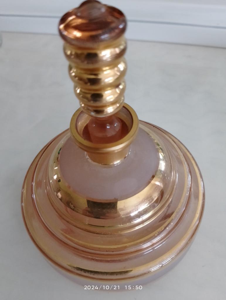 Parfumfles in roze antiek glas, diameter 10 cm, Ophalen of Verzenden, Zo goed als nieuw, Parfumfles