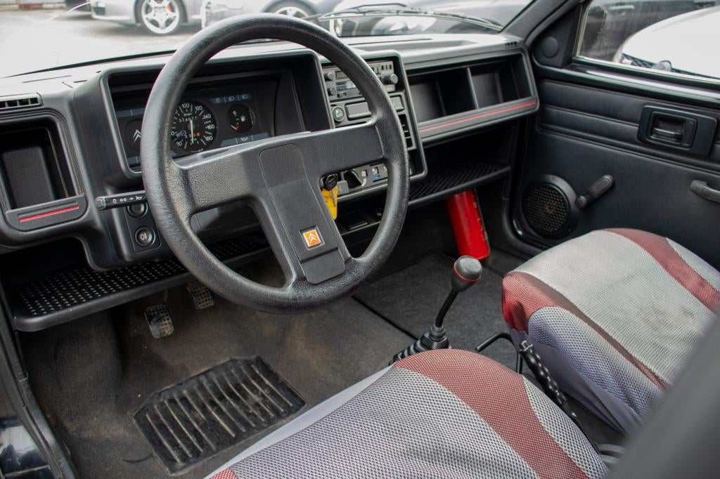Citroën AX 1.1 Benzine / OLDTIMER / 5 DEUREN / 5 PLAATSEN, Auto's, Citroën, Voorwielaandrijving, Stof, https://public.car-pass.be/vhr/cc51bcb9-18ec-4f0b-8f86-2eab02be3bd2