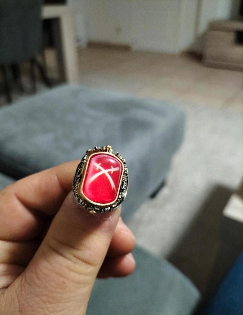Ring RVS Zülfikar Zwaard Ring Dubbelzijdig Draaibaar – 19 mm, Handtassen en Accessoires, Ringen, Ophalen of Verzenden, Rood