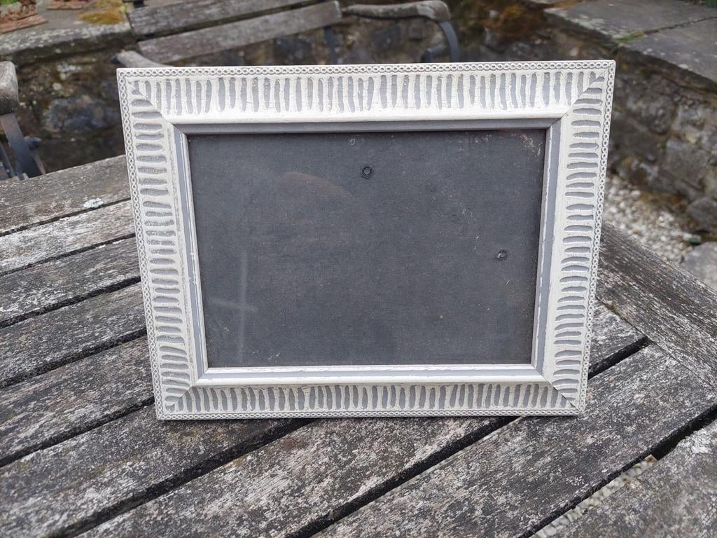 Cadre en bois patiné blanc et gris 13x18 cm, Enlèvement ou Envoi, Utilisé