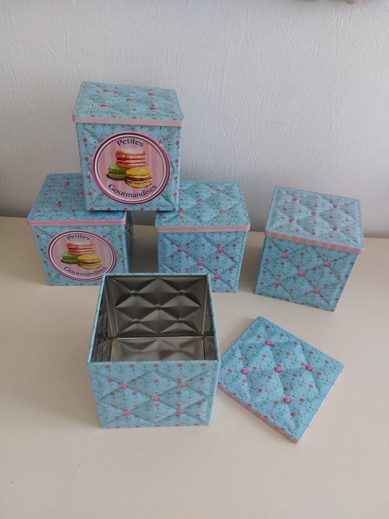 lot 5 boite carré macaron biscuit métal, neuve, rose turquoi, Enlèvement ou Envoi, Neuf, Bleu, Boîte