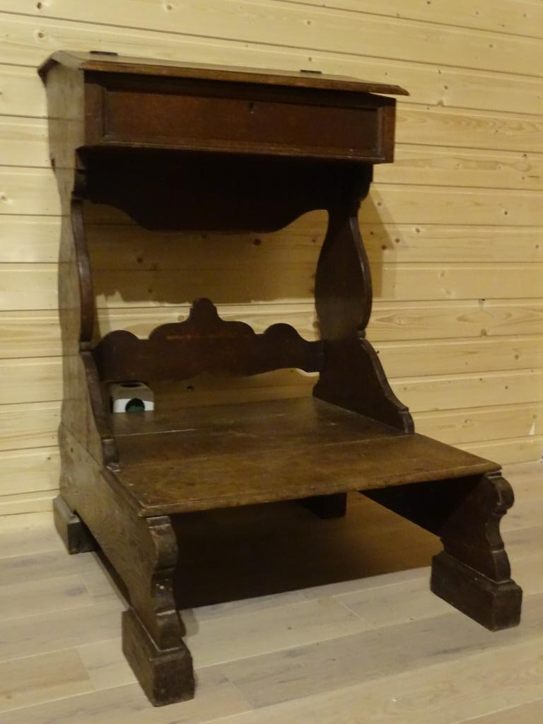 Antieke houten bidstoel / knielbank uit oude kerk of kapel, Antiek en Kunst, Ophalen