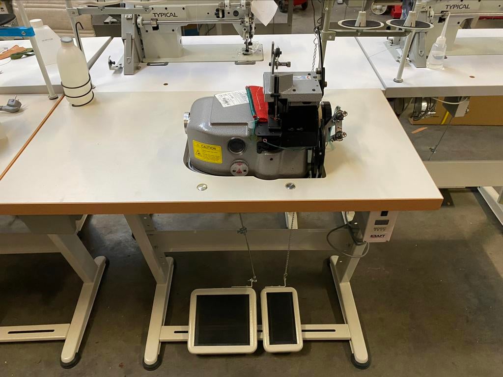 Industriële lockmachine overlock voor tapijten carpets nieuw, Enlèvement ou Envoi, Surjeteuse, Brother