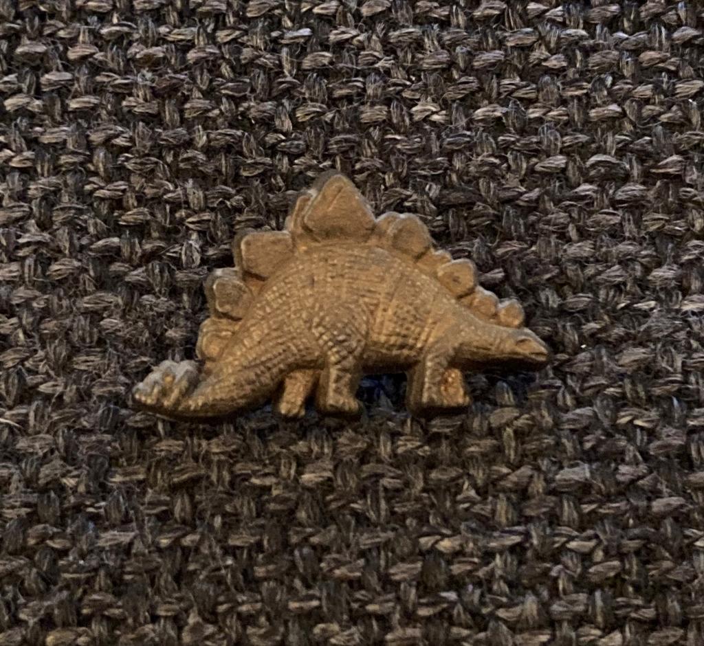 PIN - DINO - DINOSAURUS - DINOSAURE, Envoi, Utilisé, Animal et Nature, Insigne ou Pin's