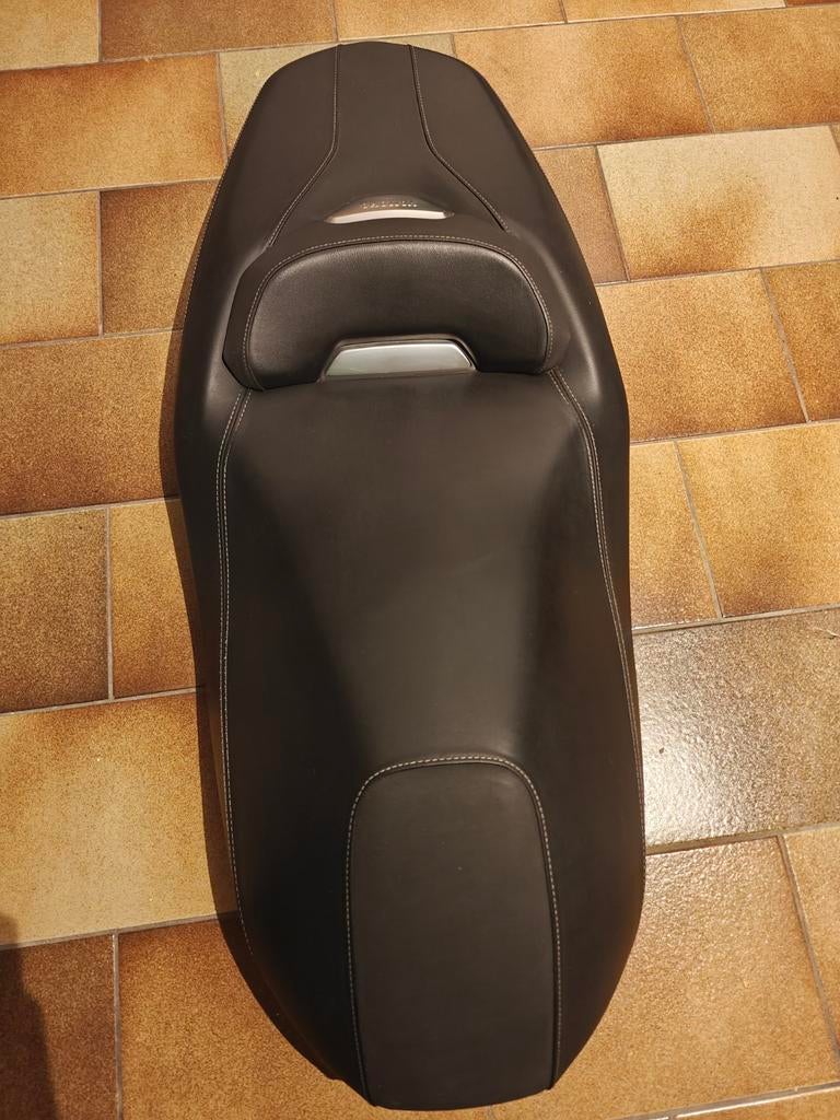 Xmax 300 zadel, Ophalen of Verzenden