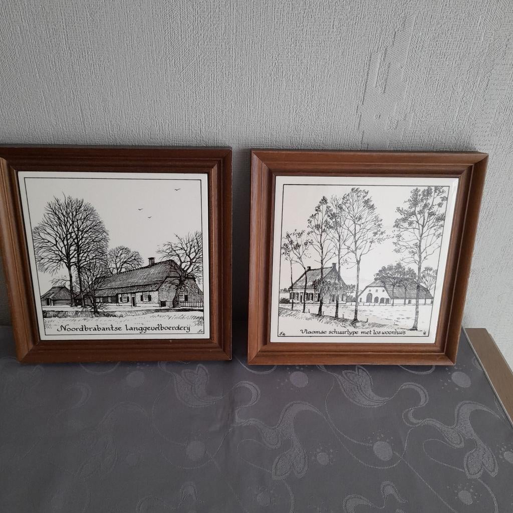 2 ingelijste keramieken tegels - Hollandse boerderijen( Lot), Ophalen of Verzenden