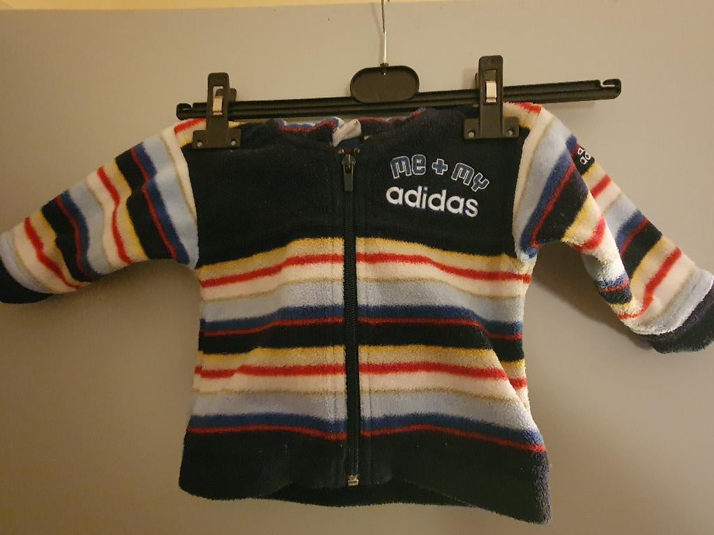 ADIDAS sweater met capuchon voor kinderen maat 6 jaar, Kinderen en Baby's, Kinderkleding | Maat 92, Adidas, Jongen of Meisje, Trui of Vest