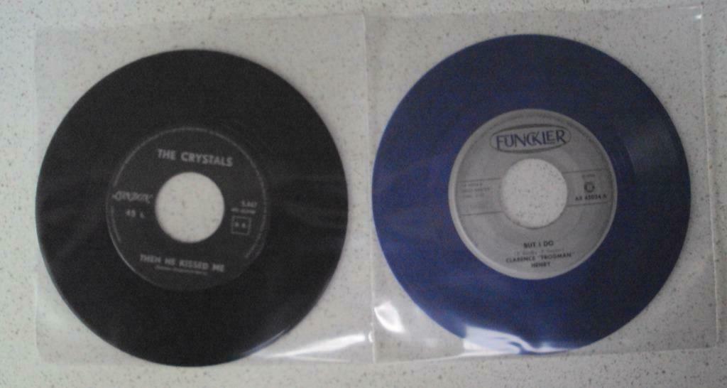 Lot 33 van 2 Juke Box Singeltjes van ""The Crystals & Claren, Cd's en Dvd's, Vinyl Singles, Ophalen of Verzenden, 7 inch, R&B en Soul