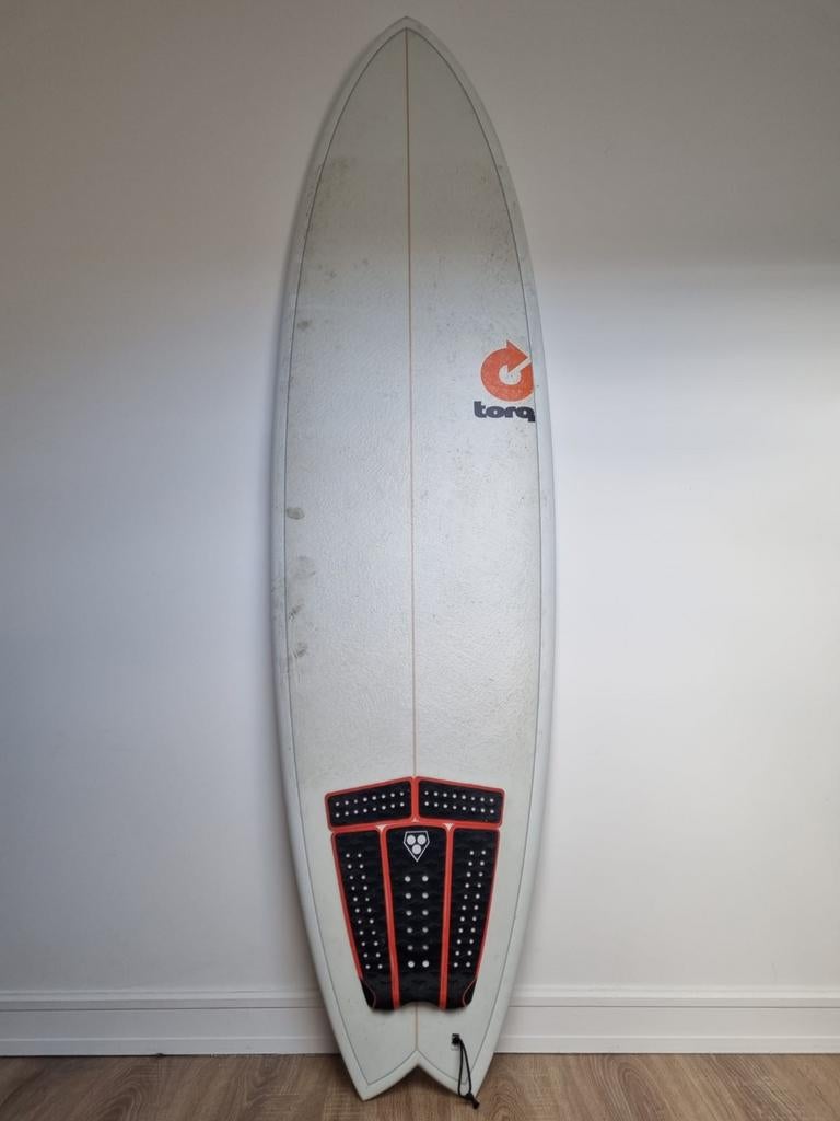 Torq 6.6 fish surfboard, Sports nautiques & Bateaux, Planche à voile sur vague, Enlèvement, Comme neuf, Fish, Avec ailerons