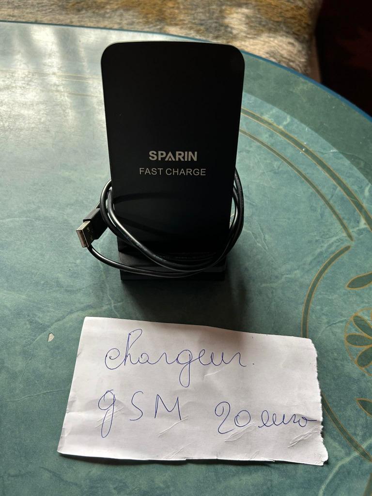 chargeur gsm 20 euro, Télécoms, Téléphonie mobile | Chargeurs pour téléphone, Enlèvement, Comme neuf