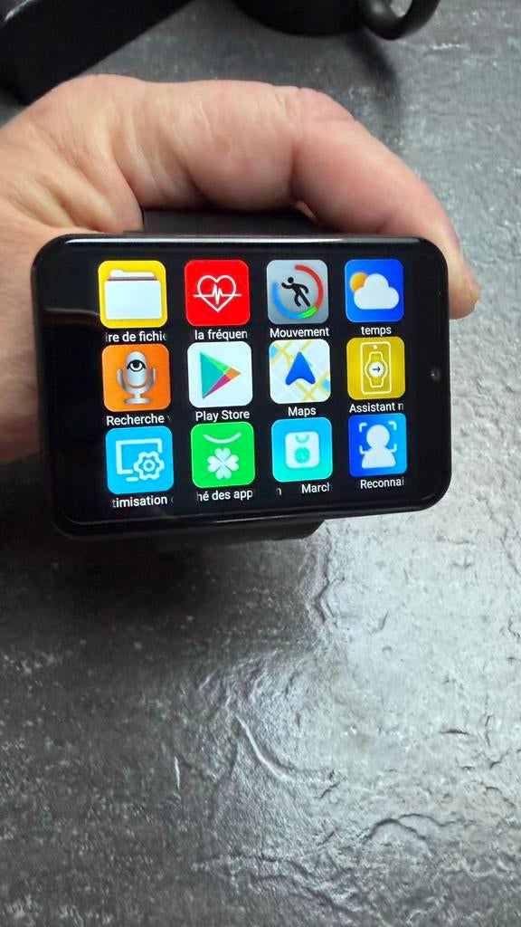 montre connectée grand ecran pour sportifs, Enlèvement, Comme neuf, Sport