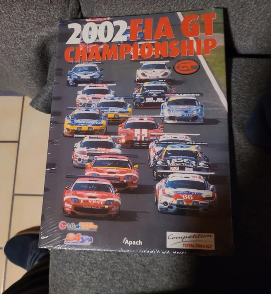 Livre FIA GT championship, le mans, Enlèvement ou Envoi, Comme neuf