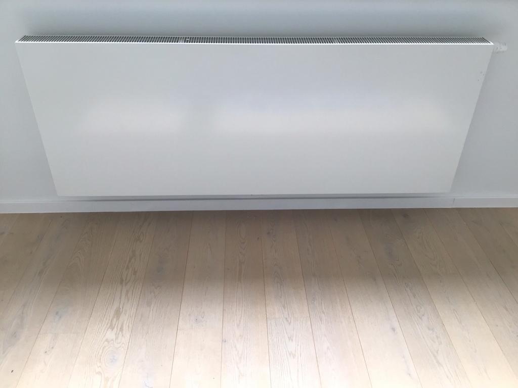Radiateur Radson complet INTEGRA E-FLOW H750 x L1950 x 22, Bricolage & Construction, Chauffage & Radiateurs, Comme neuf, Radiateur