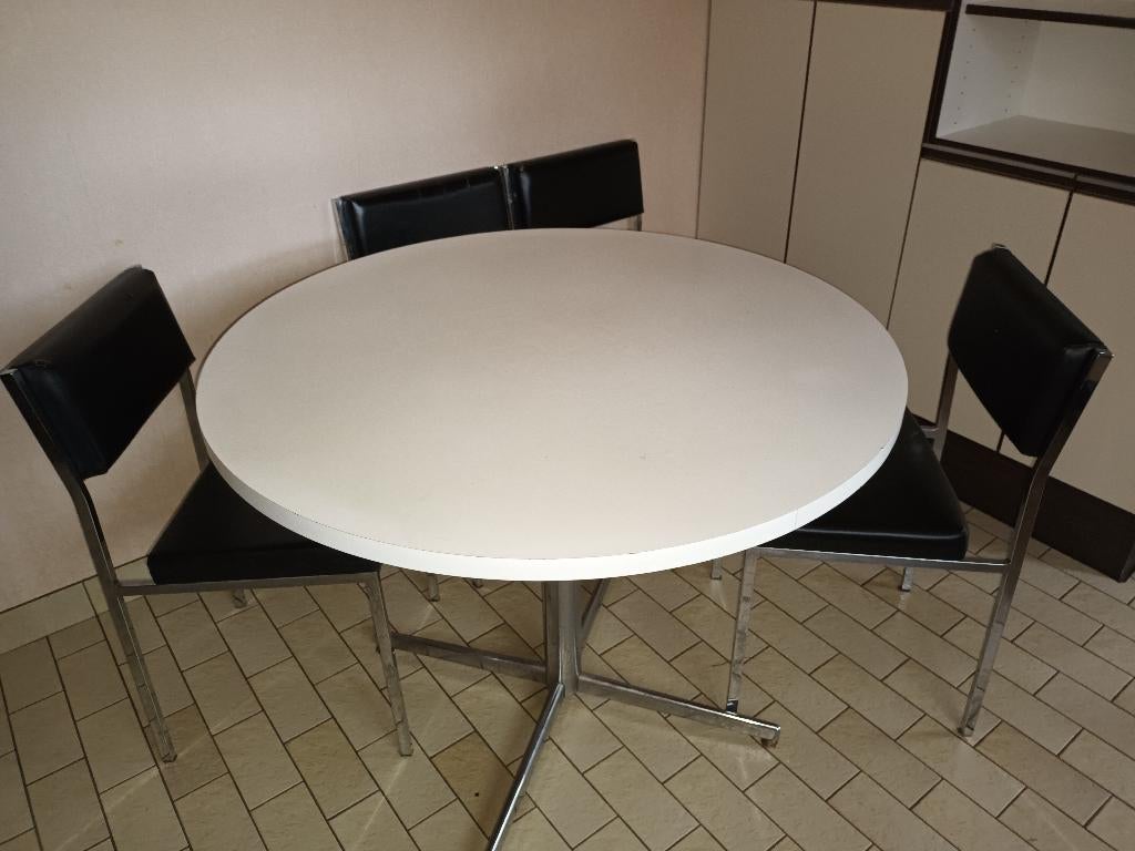 Table de cuisine ronde avec 4 chaises, Maison & Meubles, Tables | Tables à manger, Quatre personnes, Métal, Rond, 100 à 150 cm