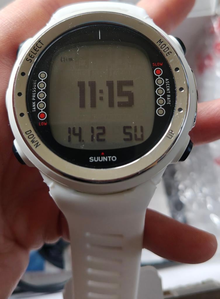 Suunto D4i wit + pc-kabel, Handtassen en Accessoires, Sporthorloges, Wit, Ophalen of Verzenden, Zo goed als nieuw, Afstand