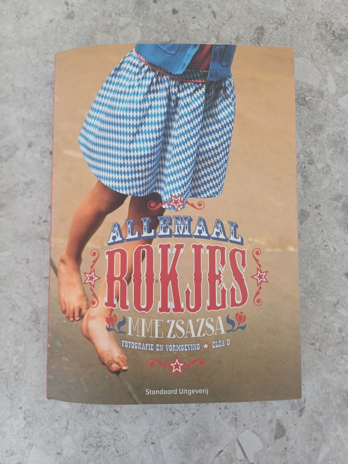 Boek Allemaal rokjes - Mme Zsazsa mét patronen!, Hobby en Vrije tijd, Kledingpatronen, Ophalen