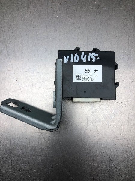 DIVERSEN Module parkeer camera 2 (DJ / DL) (|DH0M67UU0|), Gebruikt, Mazda