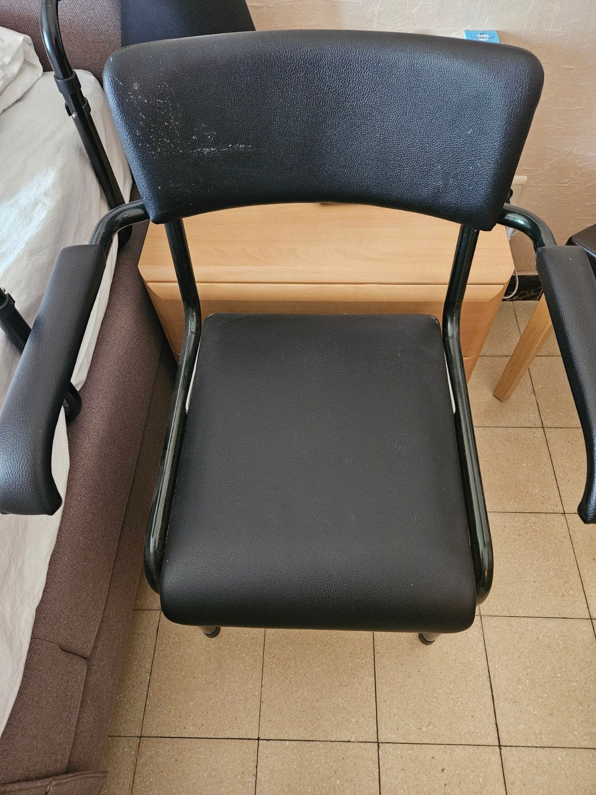 Toiletstoel, Diversen, Ophalen