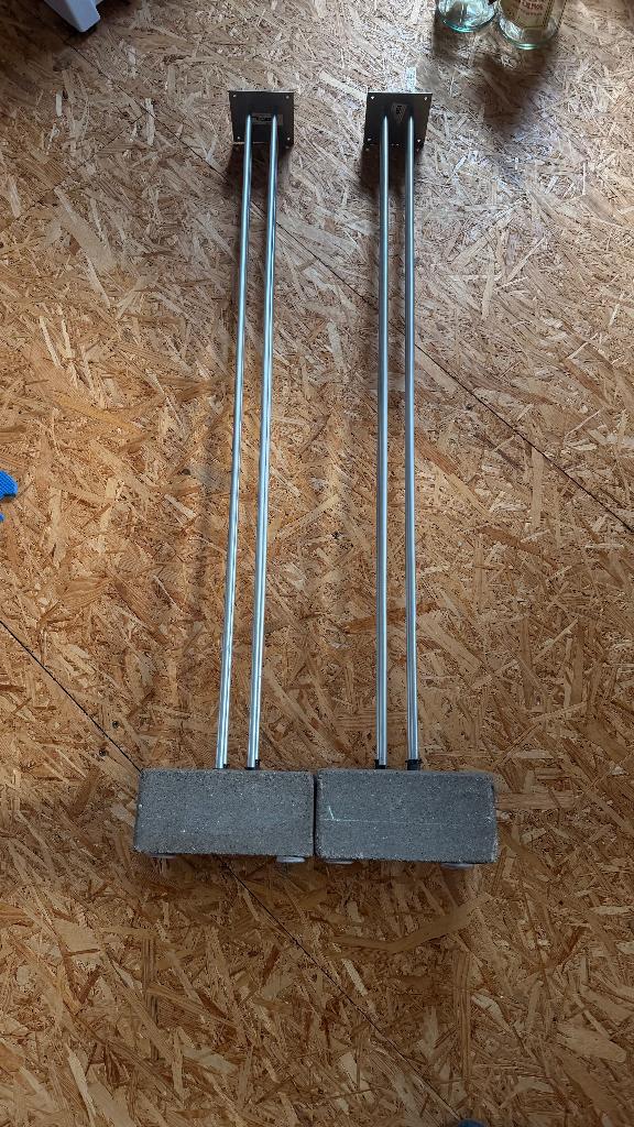Pieds d'enceintes IKEA GAJE – base béton, Enlèvement, Utilisé