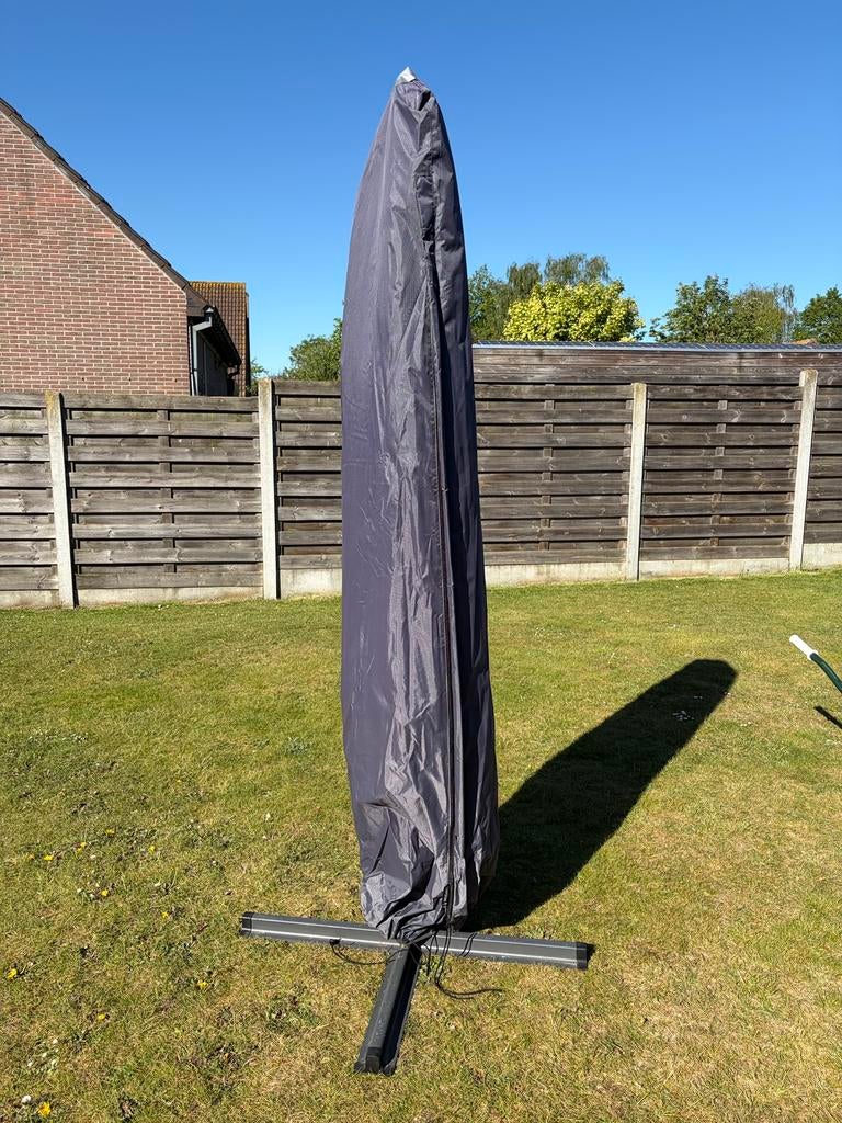 Zweefparasol met voet, Ophalen, Gebruikt, Zweefparasol