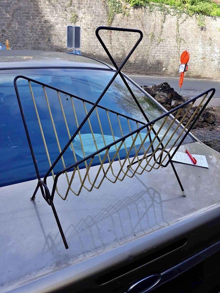 ancien porte journeaux design, Enlèvement