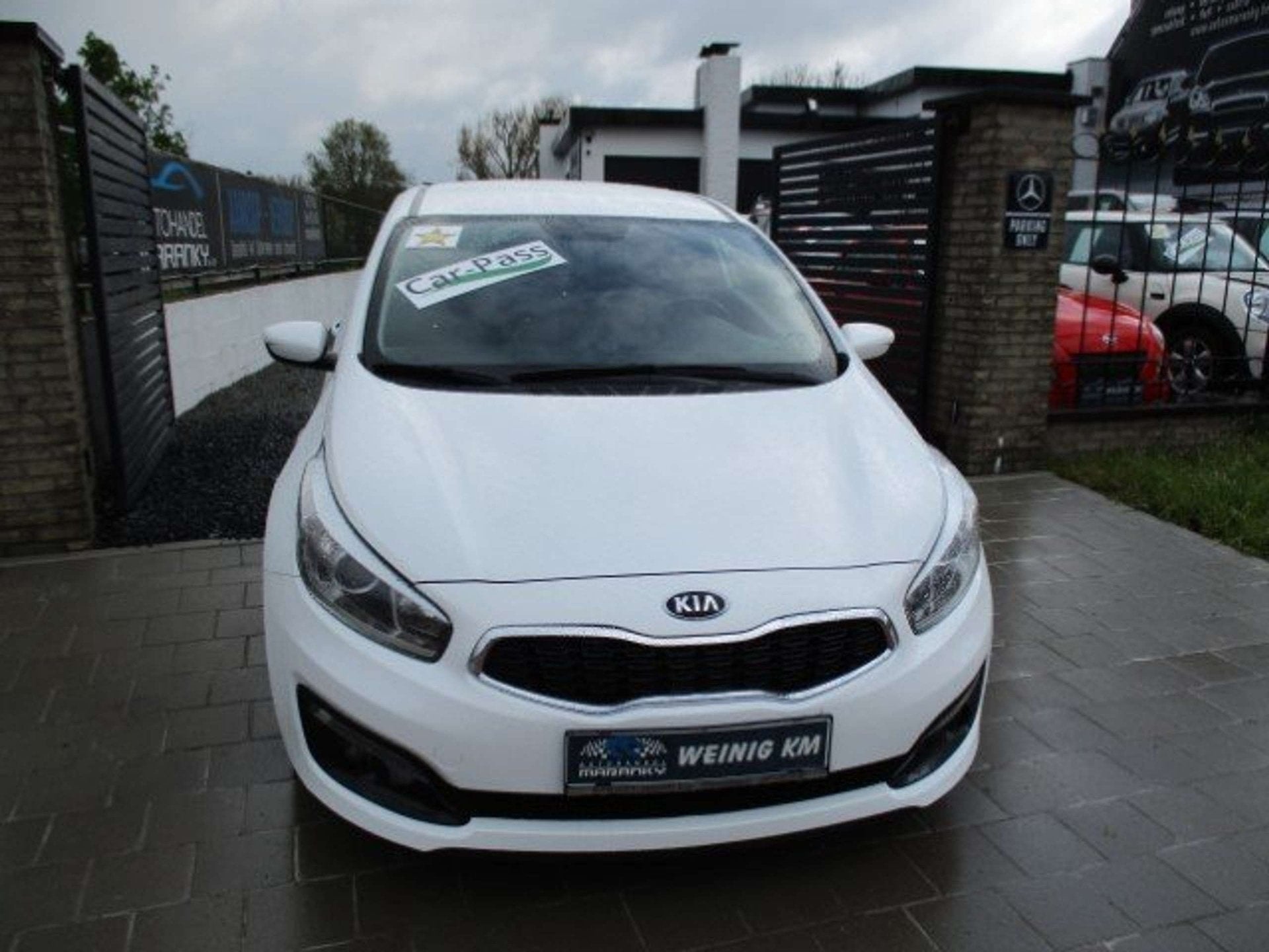 Kia ProCeed / pro_cee'd 1.4i DYNAMIQUE BLACK EDITION ALU AIR, Auto's, Stof, Gebruikt, 4 cilinders, Bedrijf