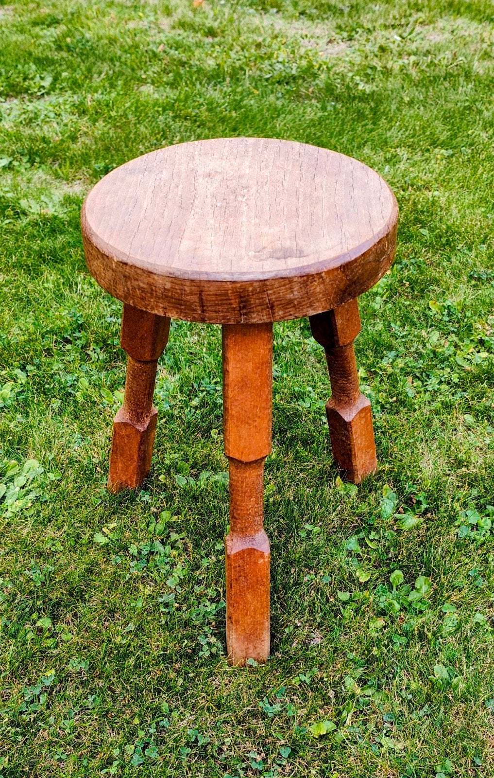 Tabouret tripode ancien, Enlèvement
