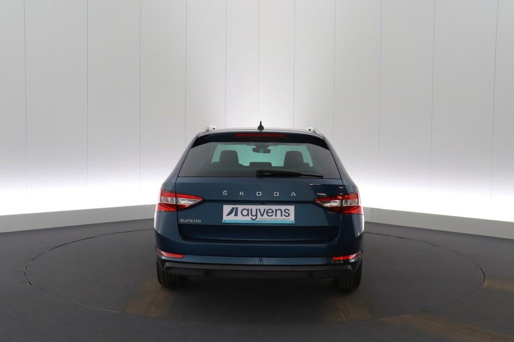 (1YEH896) SKODA SUPERB COMBI, Achat, Entreprise, Carnet d'entretien, 5 portes