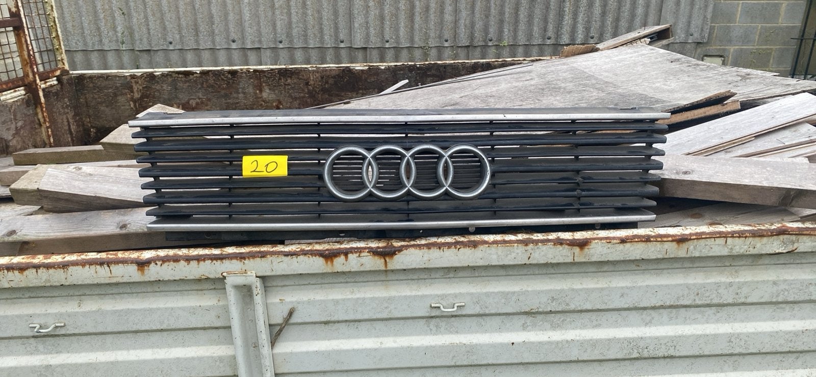 Calandre audi 100/200 Typ 44, Autos : Pièces & Accessoires, Carrosserie & Tôlerie, Enlèvement ou Envoi, Audi