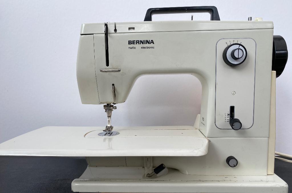 Bernina 802 matic electronic naaimachine, Ophalen, Zo goed als nieuw, Naaimachine, Bernina