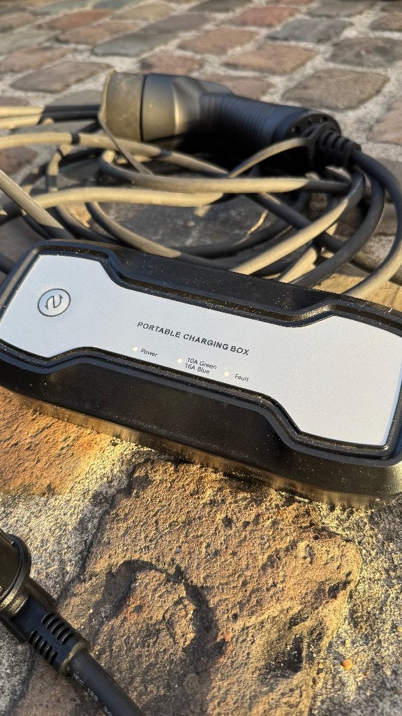 Besen Mobiele Lader Type 2 naar Schuko - 2 Laadstanden, Auto diversen, Ophalen, Zo goed als nieuw, Laadkabel