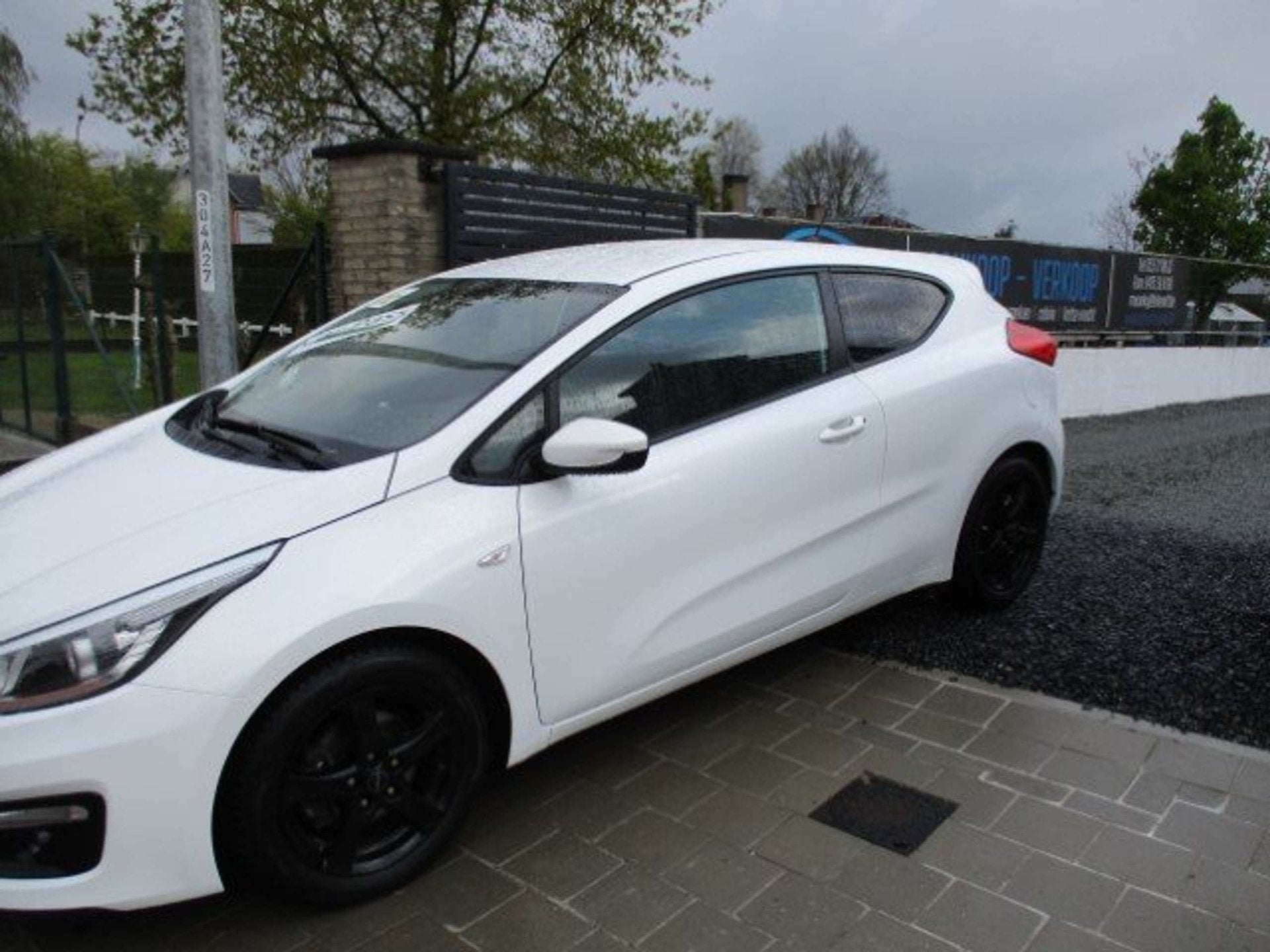 Kia ProCeed / pro_cee'd 1.4i DYNAMIQUE BLACK EDITION ALU AIR, Auto's, Stof, Gebruikt, 4 cilinders, Bedrijf