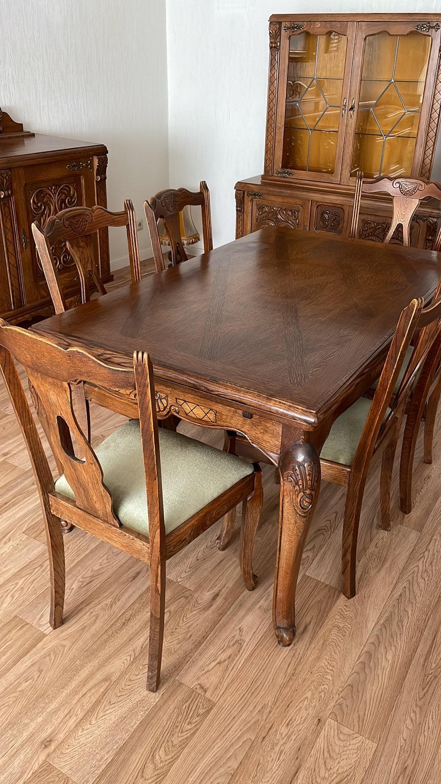Eiken Eetkamer, Ophalen