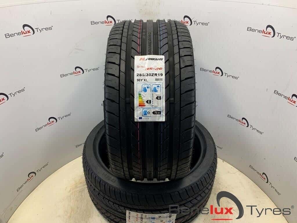 NEW 285/30ZR19 285/30R19 285/30/19 R19 ZR19 2853019 Mercedes, Auto-onderdelen, Banden en Velgen, -, 285 mm, -, Nieuw